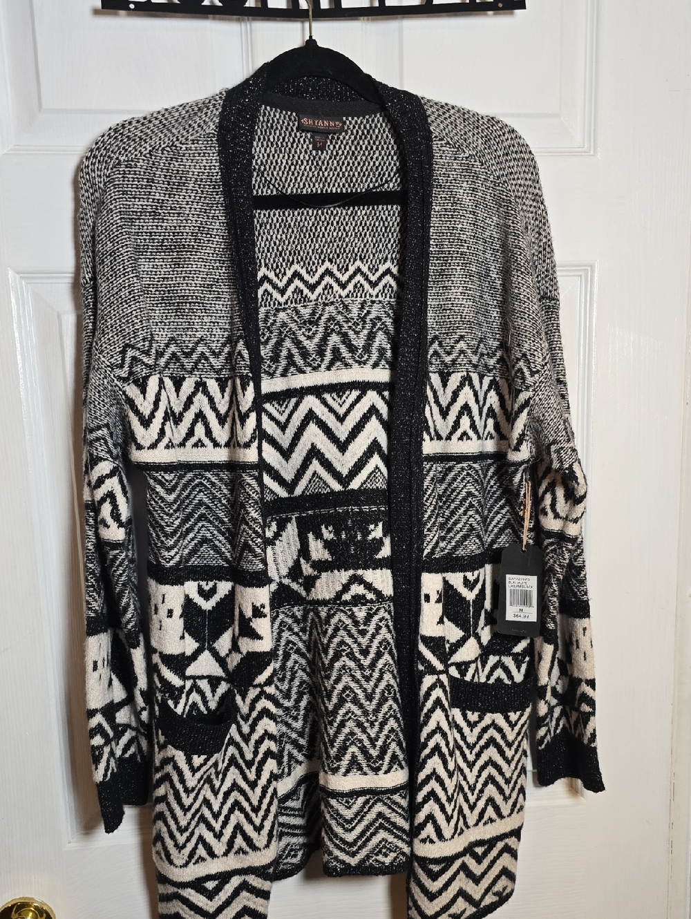 NWT Shyanne M Medium Black & Cream Geometric Aztec Western Knit Open Cardigan